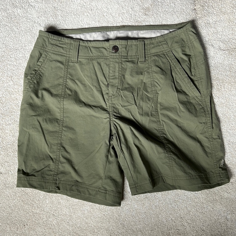 Royal robbins hiking shorts, size 6/8, green